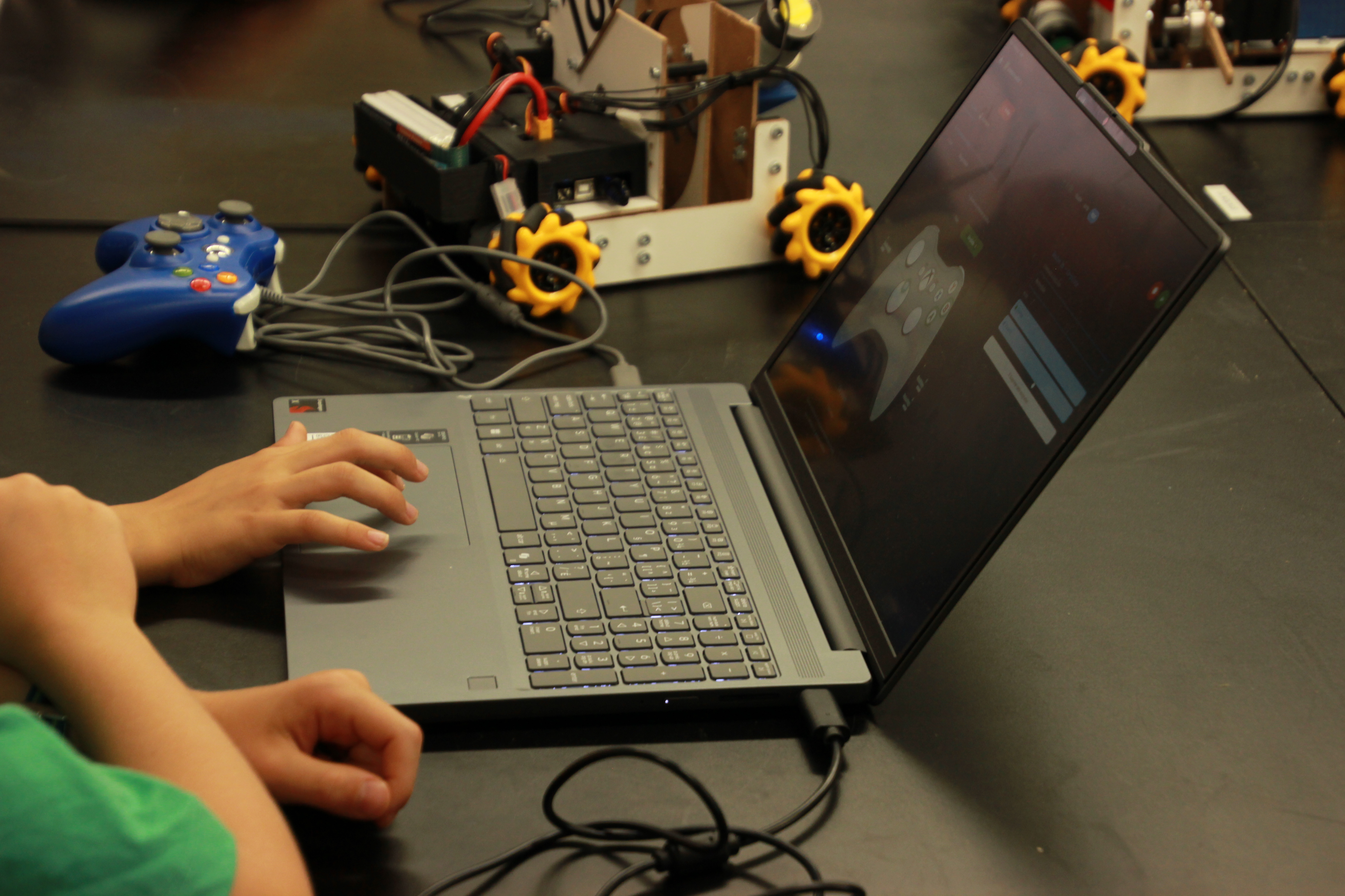 Programmation d'un robot pendant l'atelier